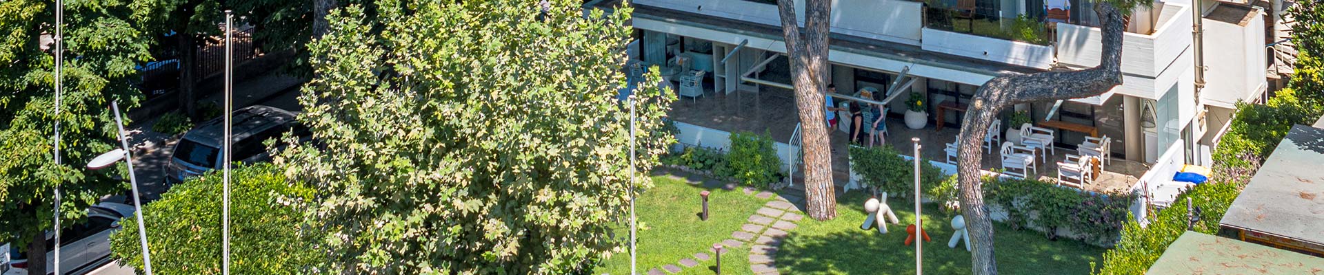 Villa Hotel Bracciotti con piscina a Lido di Camaiore