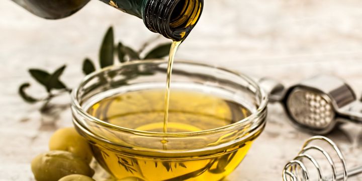 Bilder und Informationen: Extra virgin olive oil in Versilia