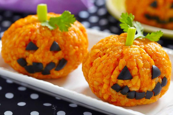 Travel tips image about: Zucche di riso a tema Halloween